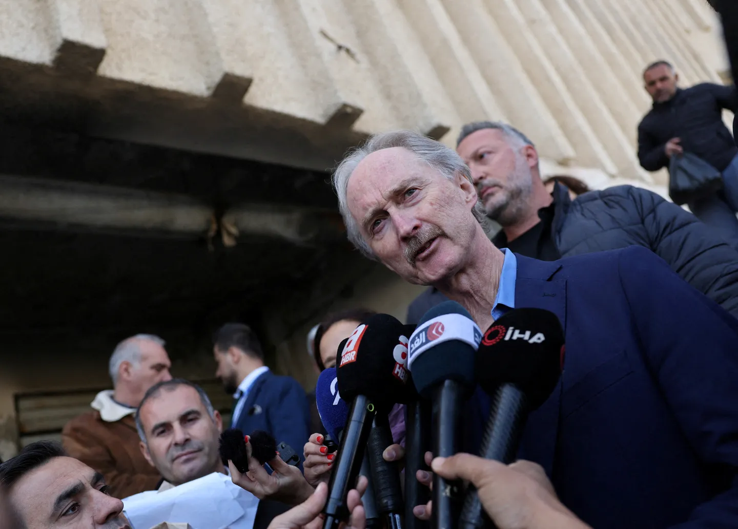 UN's Damascus envoy resigns, hails Syria's resilience