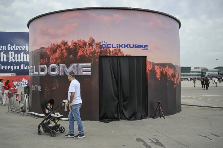 Οι επισκέπτες του Teknofest γνωρίζουν από κοντά τον «Ατσάλινο Θόλο», το τουρκικό σύστημα αεράμυνας