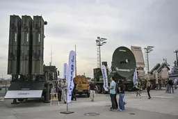 Vizitorët e TEKNOFEST përjetojnë sistemin e mbrojtjes ajrore të Türkiyes: Kupolën e Çelikut