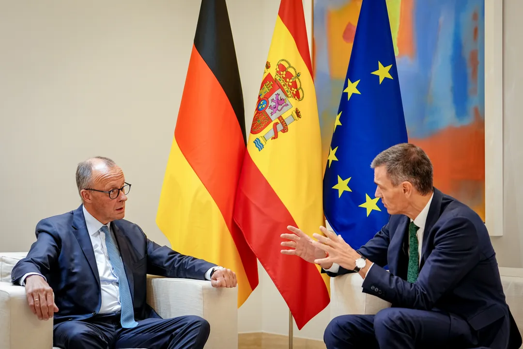 Merz reist nach Madrid – Differenzen in Haltung zu Israel