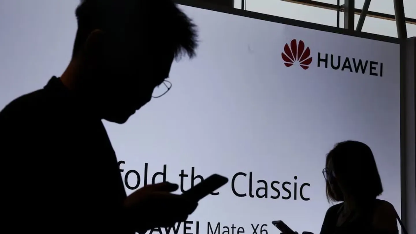 Huawei бросает вызов Nvidia с новыми ИИ-чипами