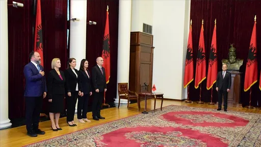 Betohen ministrat e rinj të Qeverisë së Shqipërisë, marrin zyrtarisht detyrën