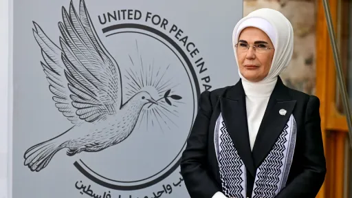 أمينة أردوغان توقّع على بيان دولي لحماية حق التعليم لأطفال غزة