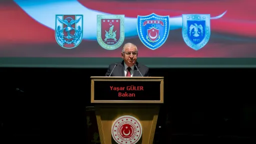وزير الدفاع التركي: لن نسمح لأي تنظيم إرهابي بالتجذر في المنطقة تحت مسميات مختلفة