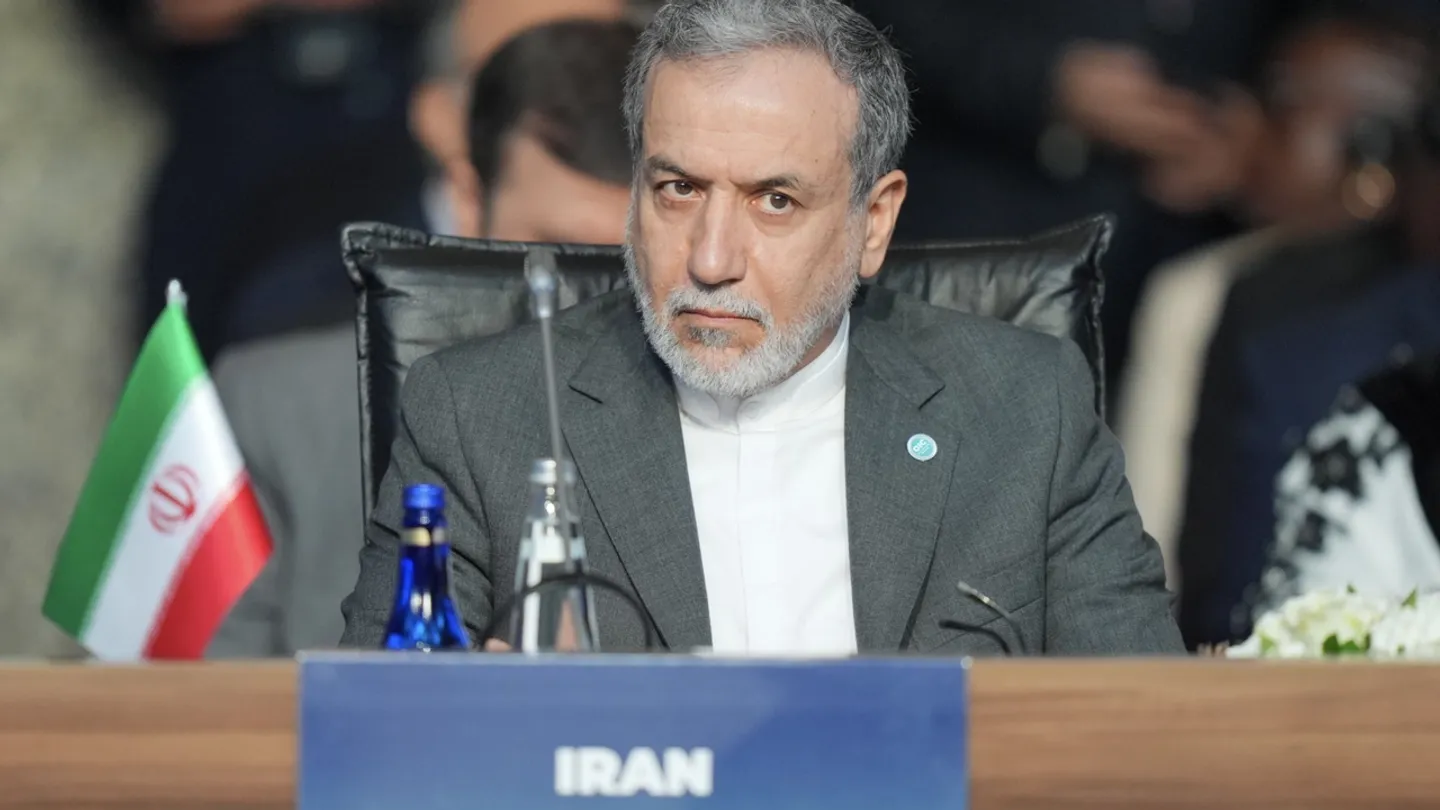 طهران تنتقد تحرّك قوى أوروبية لإعادة فرض العقوبات عليها وتقدّم اقتراحاً "عادلاً" لتجنبها