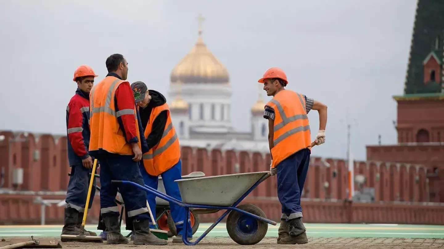 Мигрантам разрешат приезжать в РФ только вахтой?