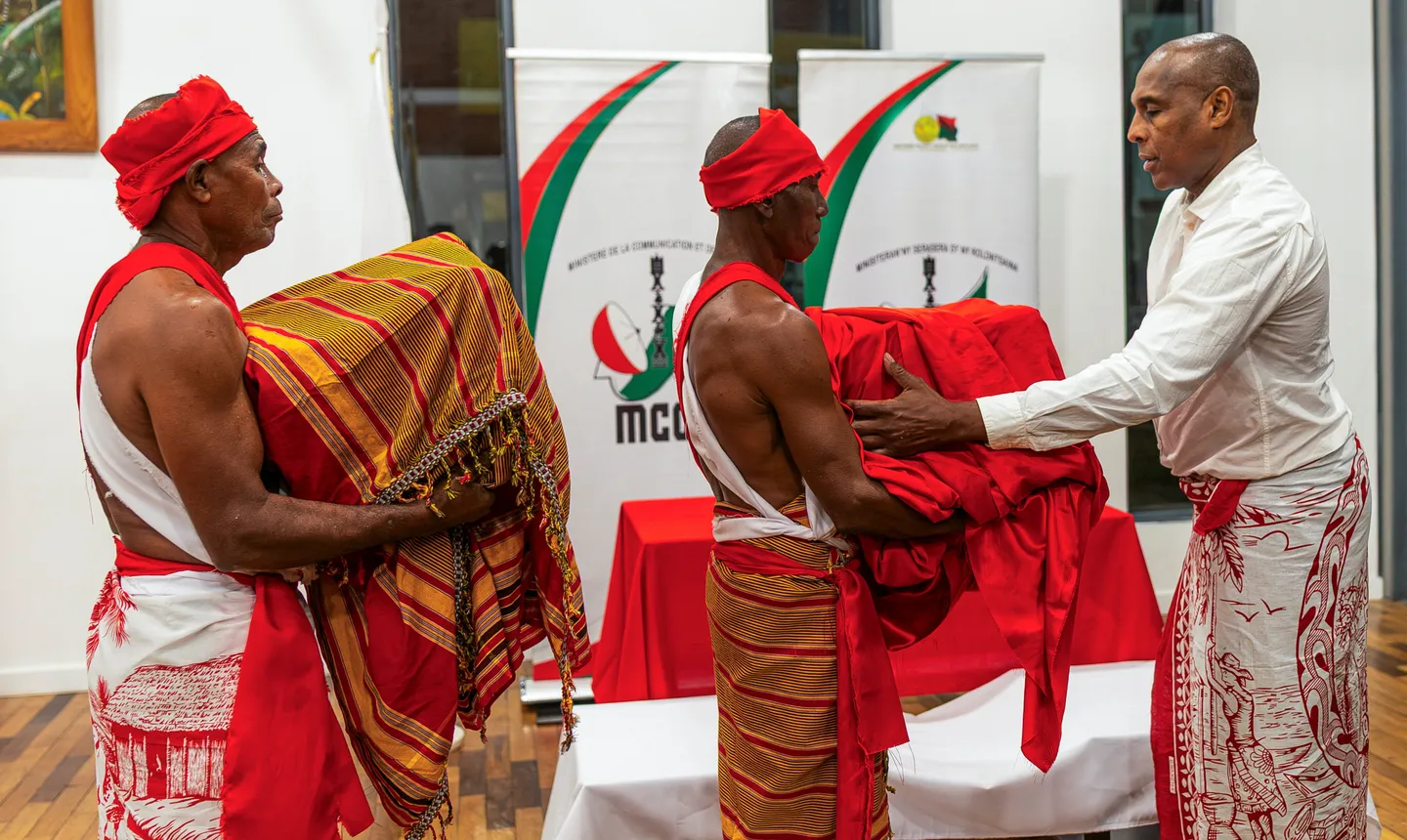 Ufaransa yarudisha mafuvu ya Madagascar