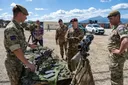Garda Skoceze ekspozon armët dhe pajisjet ushtarake në Kosovë
