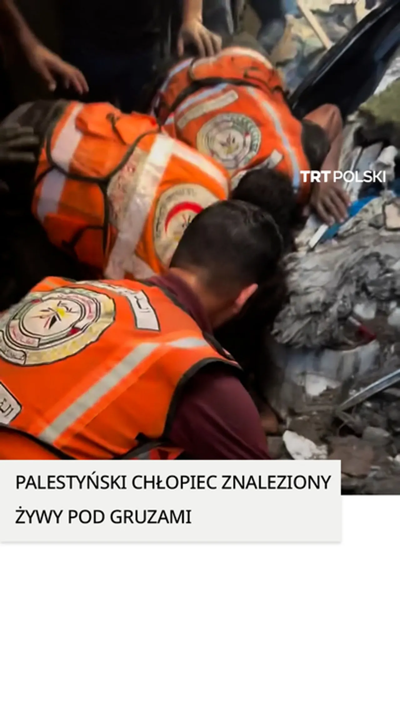 Palestyński chłopiec znaleziony żywy pod gruzami