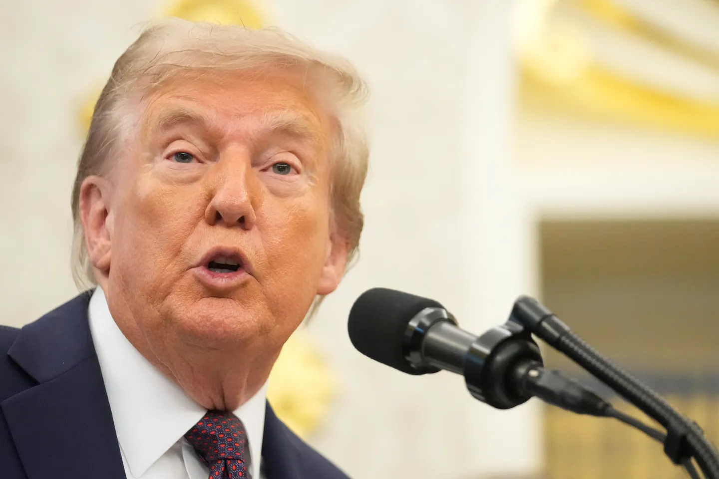 Трамп ги негираше шпекулациите дека е болен