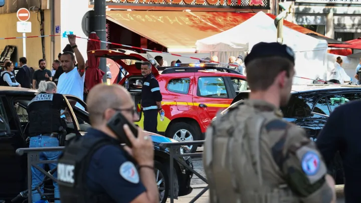 السلطات الفرنسية: تونسي يطعن 5 أشخاص في مرسيليا قبل مقتله برصاص الشرطة