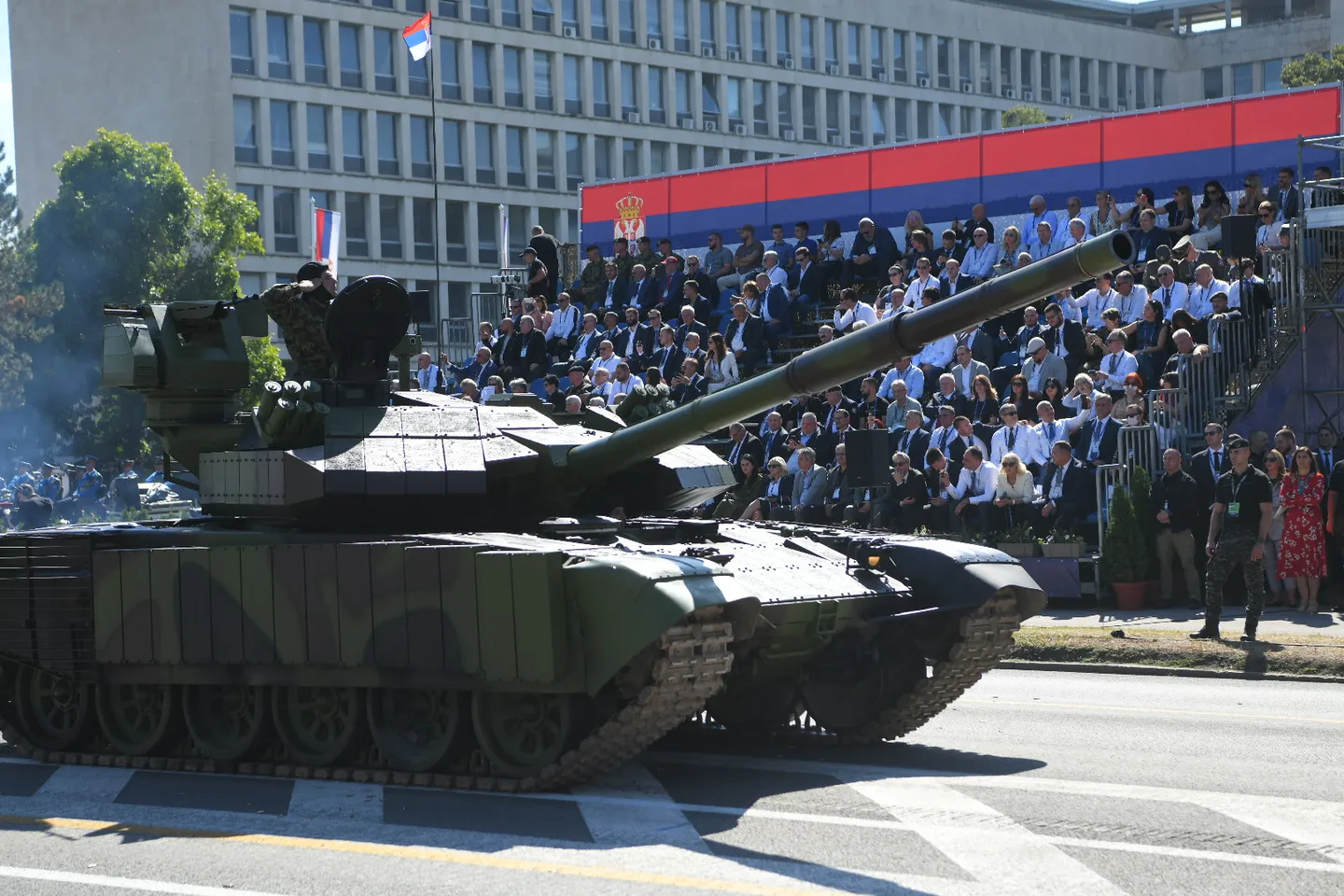 Srbija održala paradu “Snaga jedinstva 2025”, prikazano izraelsko i rusko oružje