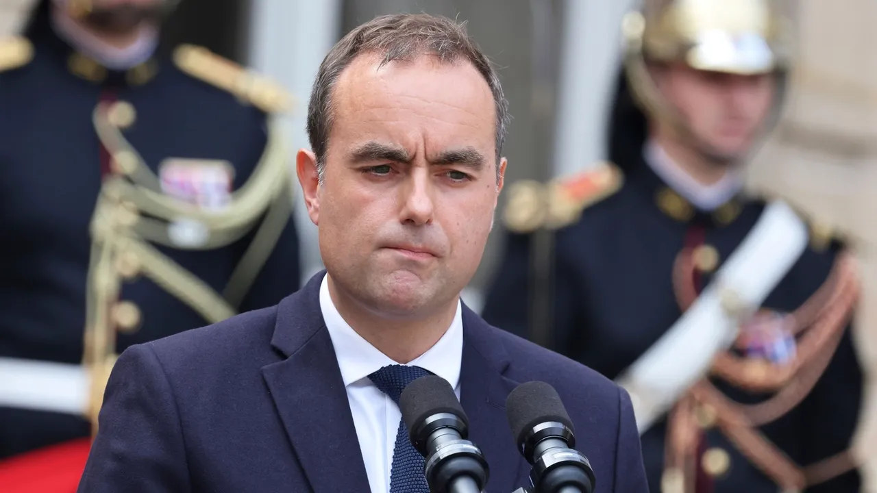 Новому французскому премьеру поставили дедлайн