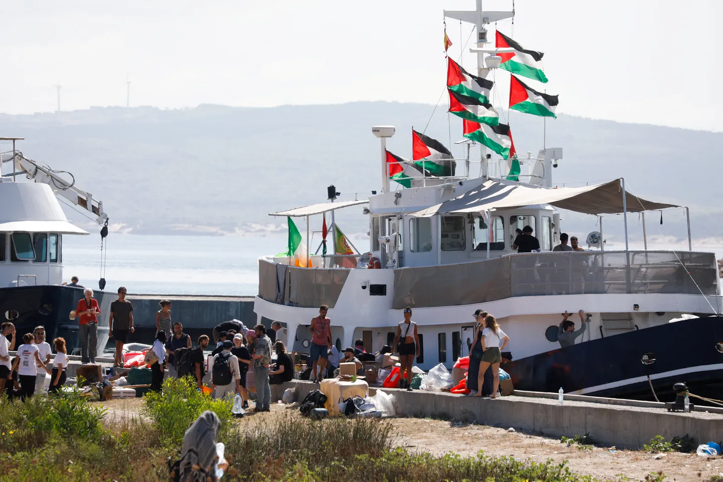 Rumbo a Gaza, la Flotilla Global Sumud denuncia explosiones, vuelo de drones y corte de comunicación