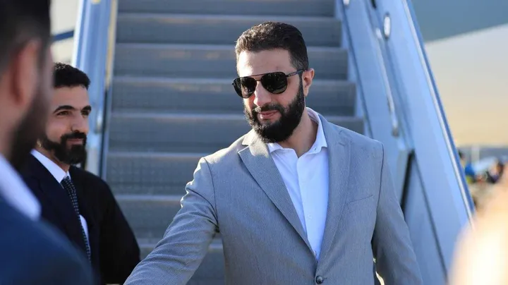 "زيارة تاريخية".. الرئيس السوري أحمد الشرع يصل إلى الولايات المتحدة