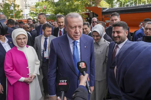 أردوغان يصل إلى نيويورك للمشاركة باجتماعات الجمعية العامة للأمم المتحدة ويؤكد أنه سيلتقي الشرع وترمب