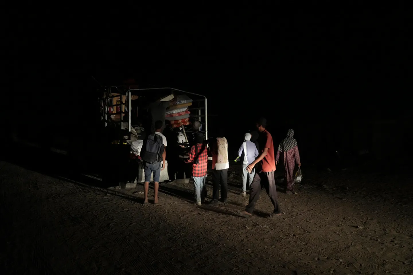 “Pronto moriremos de hambre”: la tragedia de una familia desplazada más de 10 veces en Gaza