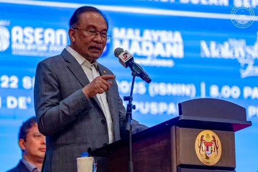 Malaysia henti subsidi petrol untuk bukan warganegara