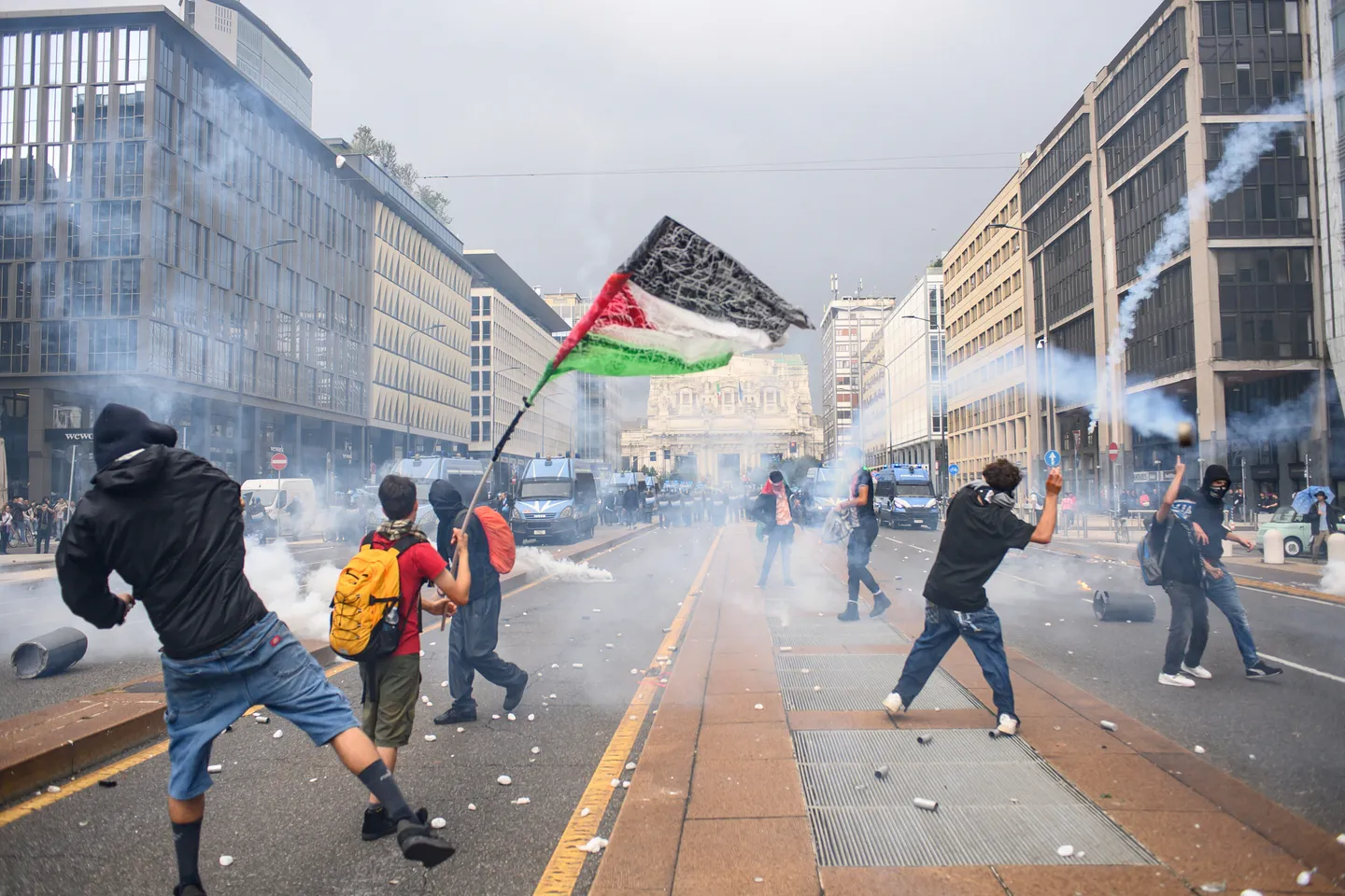 Manifestations pour Gaza en Italie : ports bloqués et affrontements à Milan