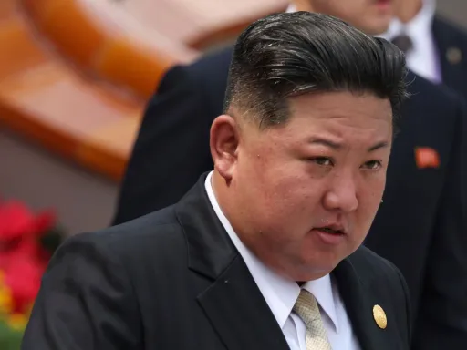 Kim relembra “boas memórias” de Trump e insta os EUA a abandonarem as exigências de desnuclearização