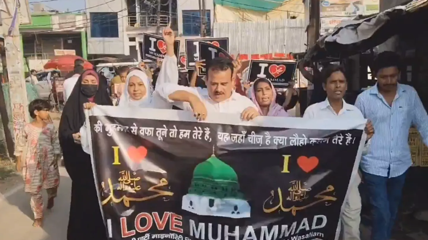 कानपुर में यूपी पुलिस की एफआईआर के बाद पूरे भारत में फैला "आई लव मुहम्मद" अभियान