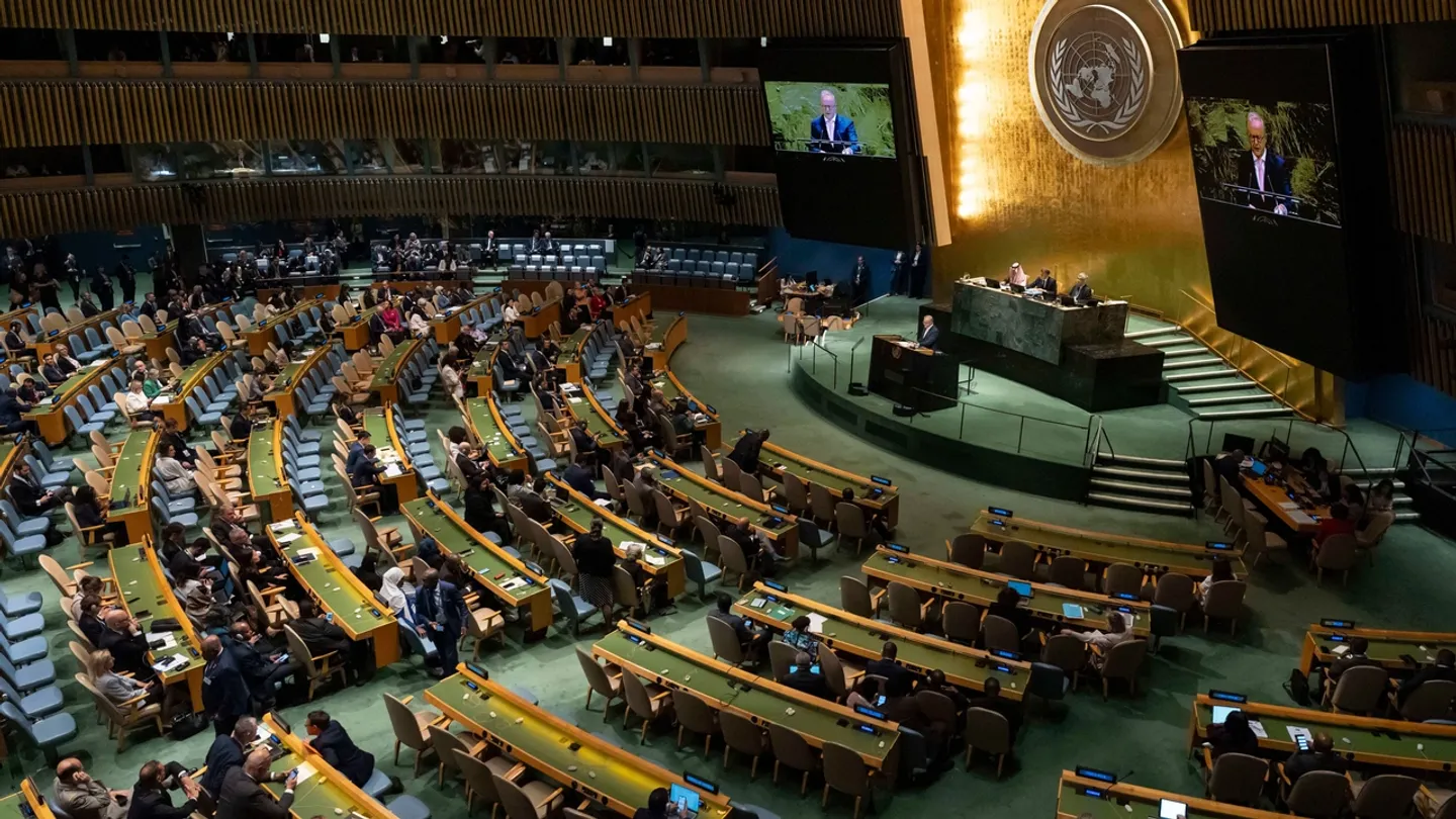 مؤتمر "حل الدولتين".. أصوات دولية تشدّد على وقف انتهاكات إسرائيل وتسريع جهود إقامة دولة فلسطين