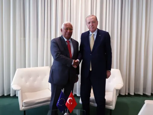 Presidente do Conselho Europeu elogia o apoio da Türkiye à Ucrânia na guerra com a Rússia
