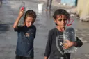 Hasta el agua niega Israel en Gaza: casi 1 millón de palestinos sufren sed en supuesta “zona segura”
