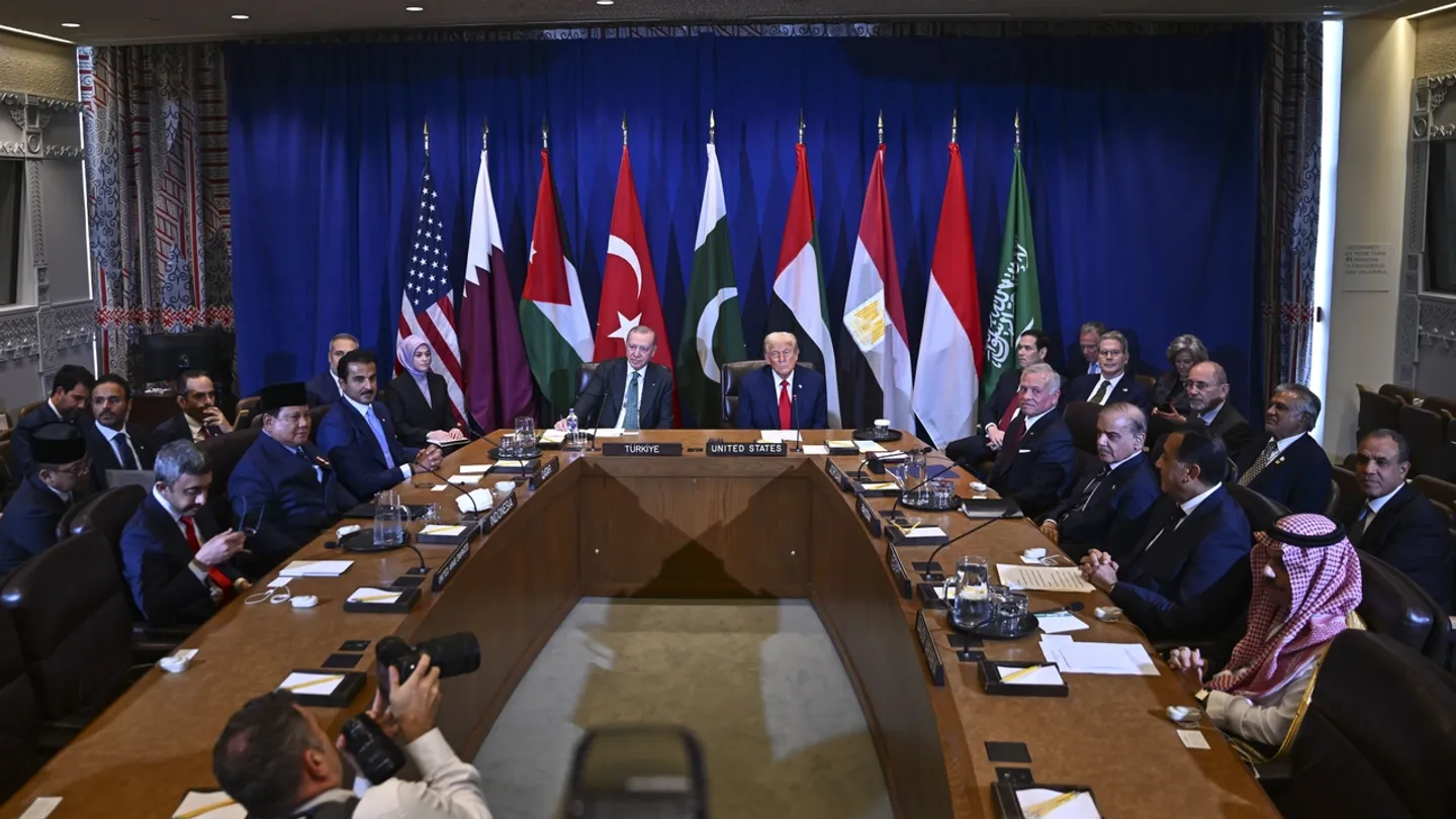 Erdogan e Trump elogiam reunião dedicada a Gaza como 'muito produtiva, muito bem-sucedida'