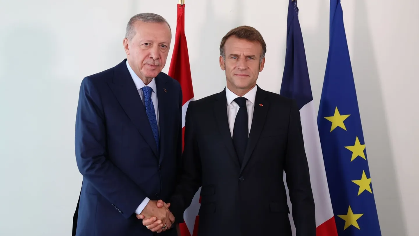 أردوغان لماكرون: الضغوط الدولية على حكومة نتنياهو قد تفتح الطريق أمام حل الدولتين