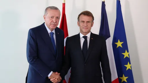 اردوغان و مکرون در نیویورک بر همکاری نزدیک‌تر و هماهنگی درباره غزه و اوکراین تأکید کردند