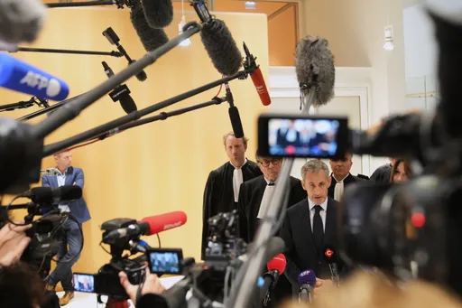 Réactions outrées à droite après la condamnation à la prison ferme de Sarkozy