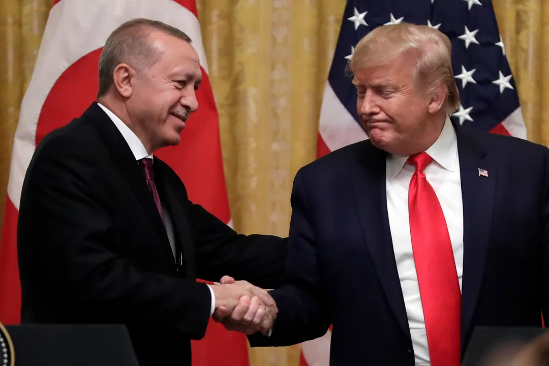 د تورکیې ولسمشر رجب طیب اردوغان له خپل امریکایي سیال ډونالډ ټرمپ سره د خبرو لپاره واشنګټن ته رسیدلی