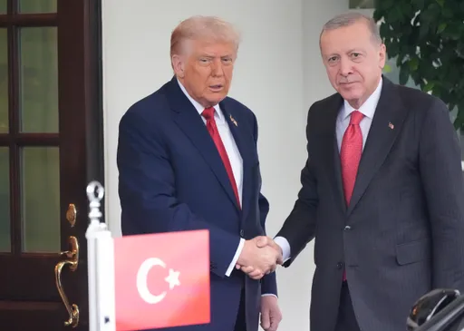 Presidenti turk Erdoğan largohet nga Shtëpia e Bardhë pas bisedimeve me Trumpin