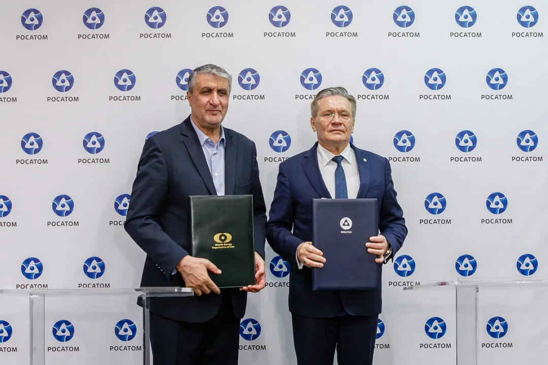 İran häm Rusiyä İranda 4 atom-töş êlektrostanśiyäsen tözü öçen 25 milliard dollarlıq kileşü imzaladı