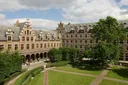 UAntwerpen opent academiejaar met ‘stoet der togati’, opgewacht door pro-Palestijns protest