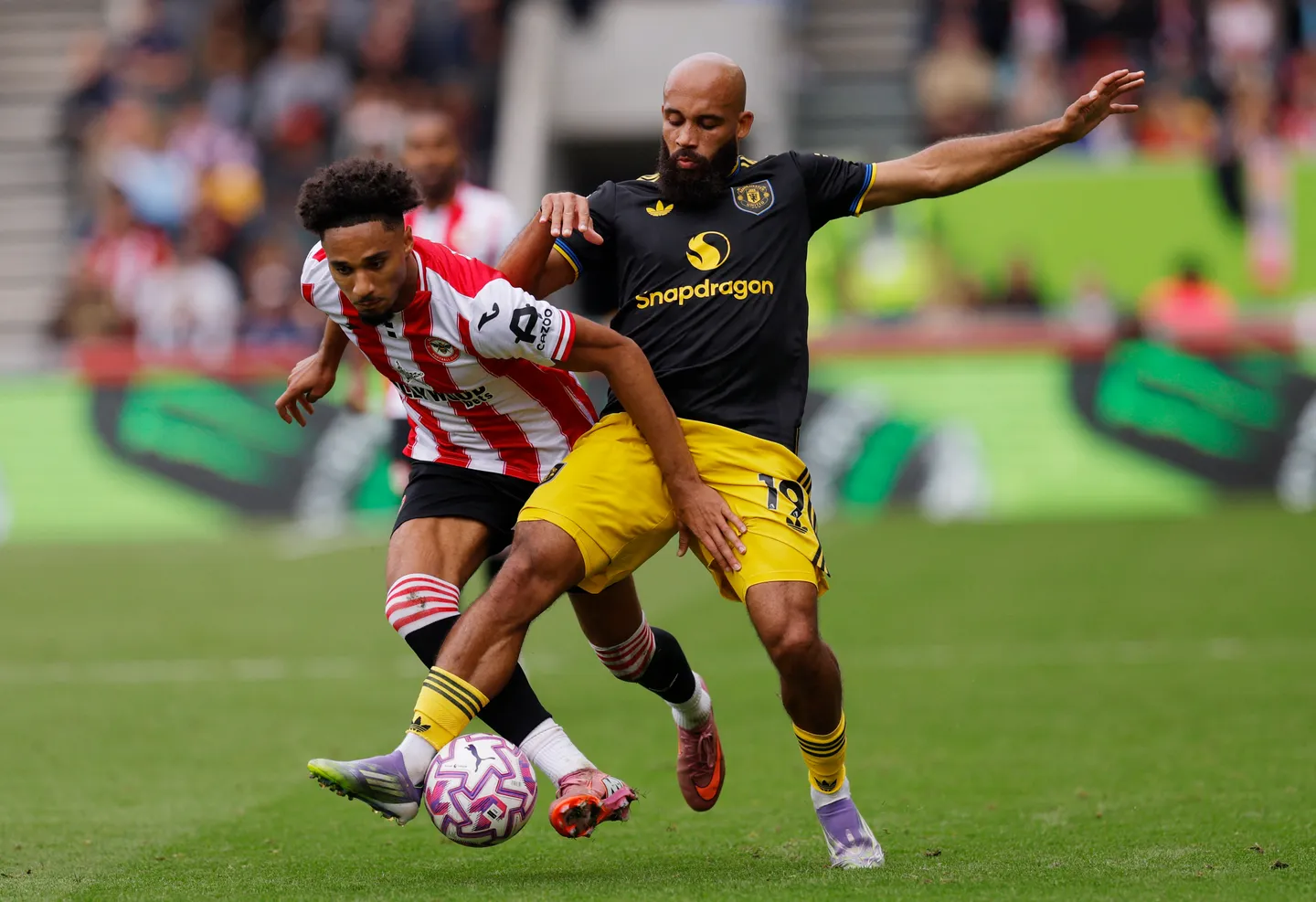 Fernandes misses penalty as Brentford defeat Man United