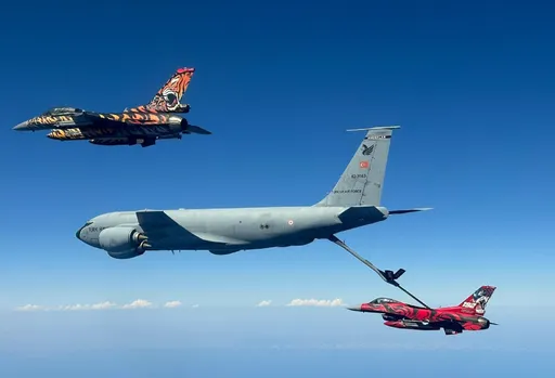 土耳其派F-16战机和空军人员参加2025年“北约虎会”演习