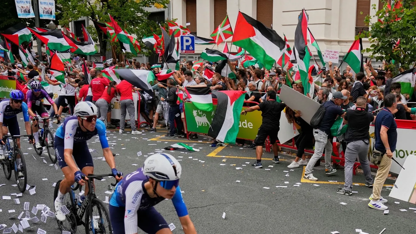 Radteam Israel Premier Tech von Rennen ausgeschlossen