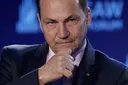 Sikorski komentuje zatrzymanie polskich obywateli przez Izrael