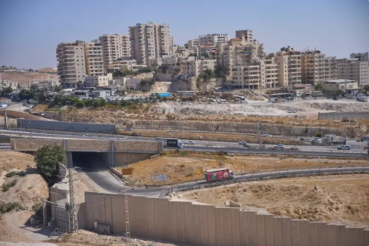 ¿Quién financia la expansión de los asentamientos israelíes ilegales en Cisjordania ocupada?