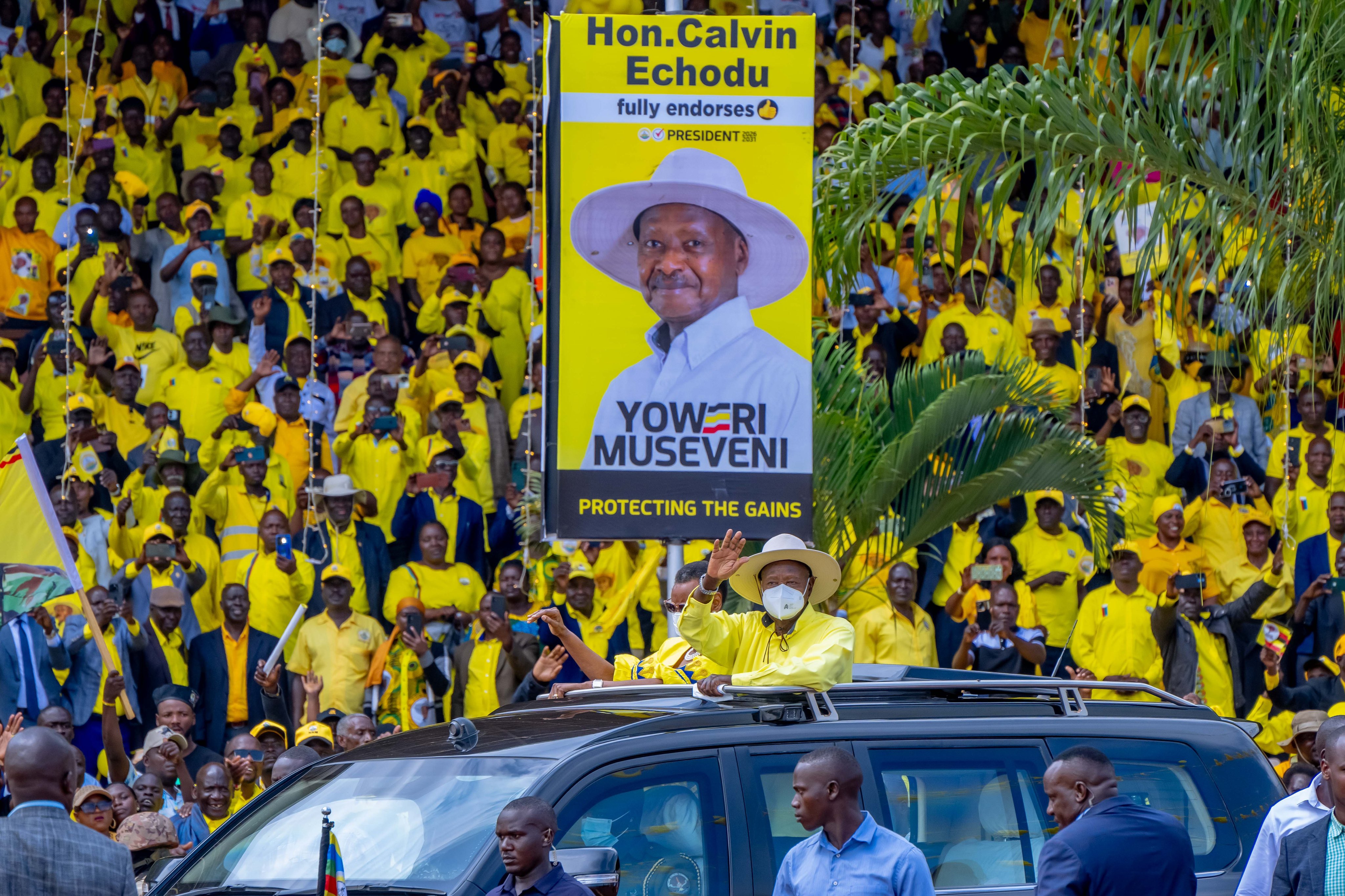 Ouganda : le président sortant Museveni lance sa campagne pour un 7e mandat