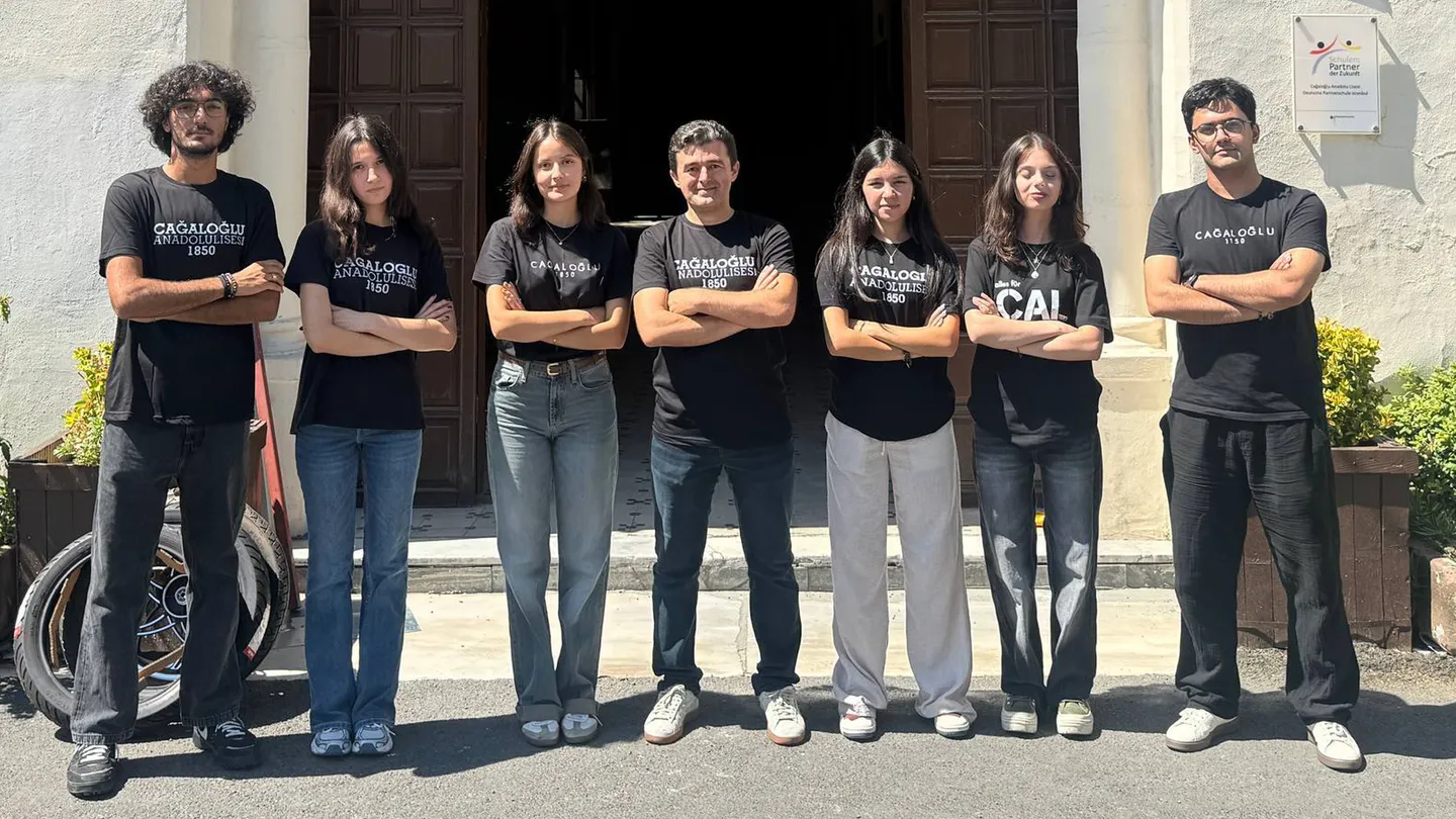Турски средношколци пишуваат историја во ЦЕРН со награден проект по физика