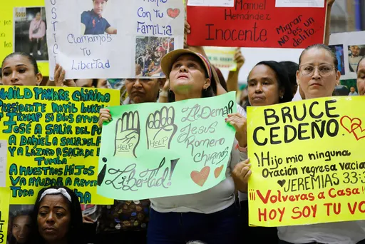 US court blocks Trump's use of 1798 wartime law to deport Venezuelan gang suspects