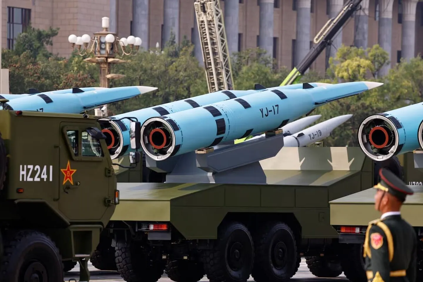 Китай показал ракету с самой большой дальностью