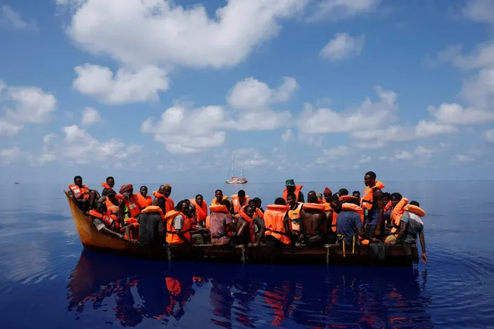 مصرع 50 مهاجراً بعد غرق مركبهم في البحر الأبيض المتوسط بين ليبيا وجزيرة مالطا