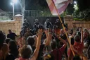 Израелски демонстранти го блокираа автопатот Тел Авив - Ерусалим, бараат ослободување на заложниците