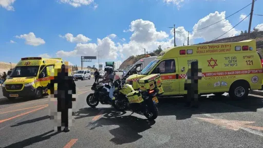 إصابة 3 إسرائيليين في عملية دهس جنوب الضفة الغربية واستشهاد المنفذ