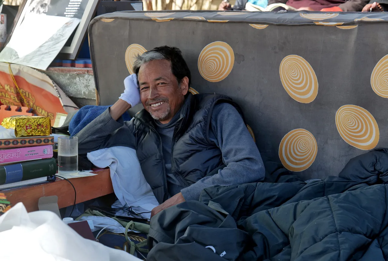 भारत ने लद्दाख के कार्यकर्ता वांगचुक को 6 महीने जेल में रहने के बाद रिहा कर दिया।