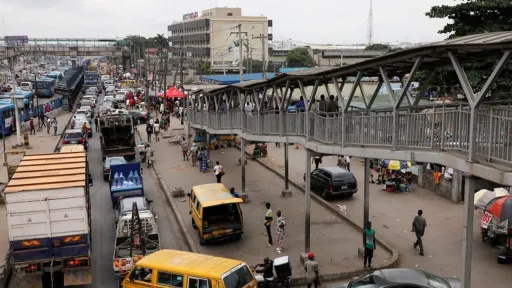 Oil workers' strike sparks fuel shortage fears in Nigeria